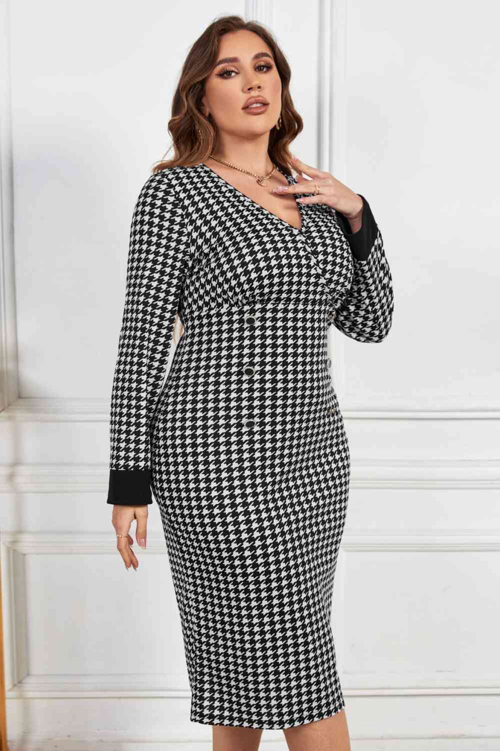Plus Size Hound's-tooth V-Neck Midi Dress