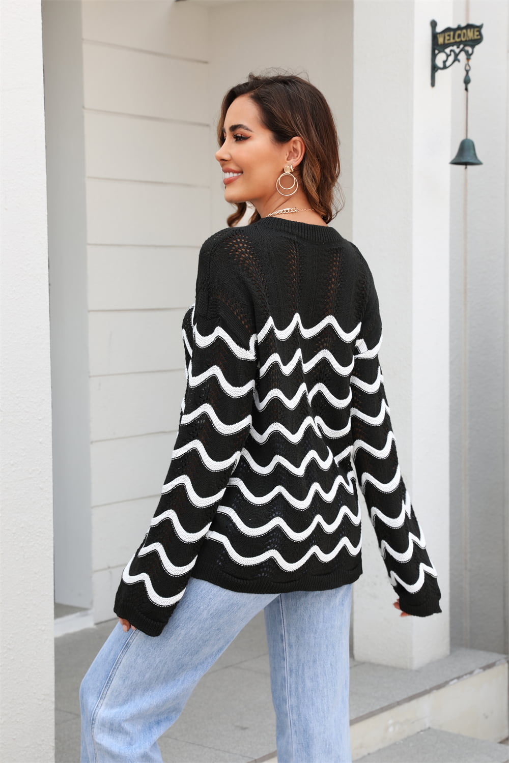 Wave Pattern Round Neck Sweater - Whiicka